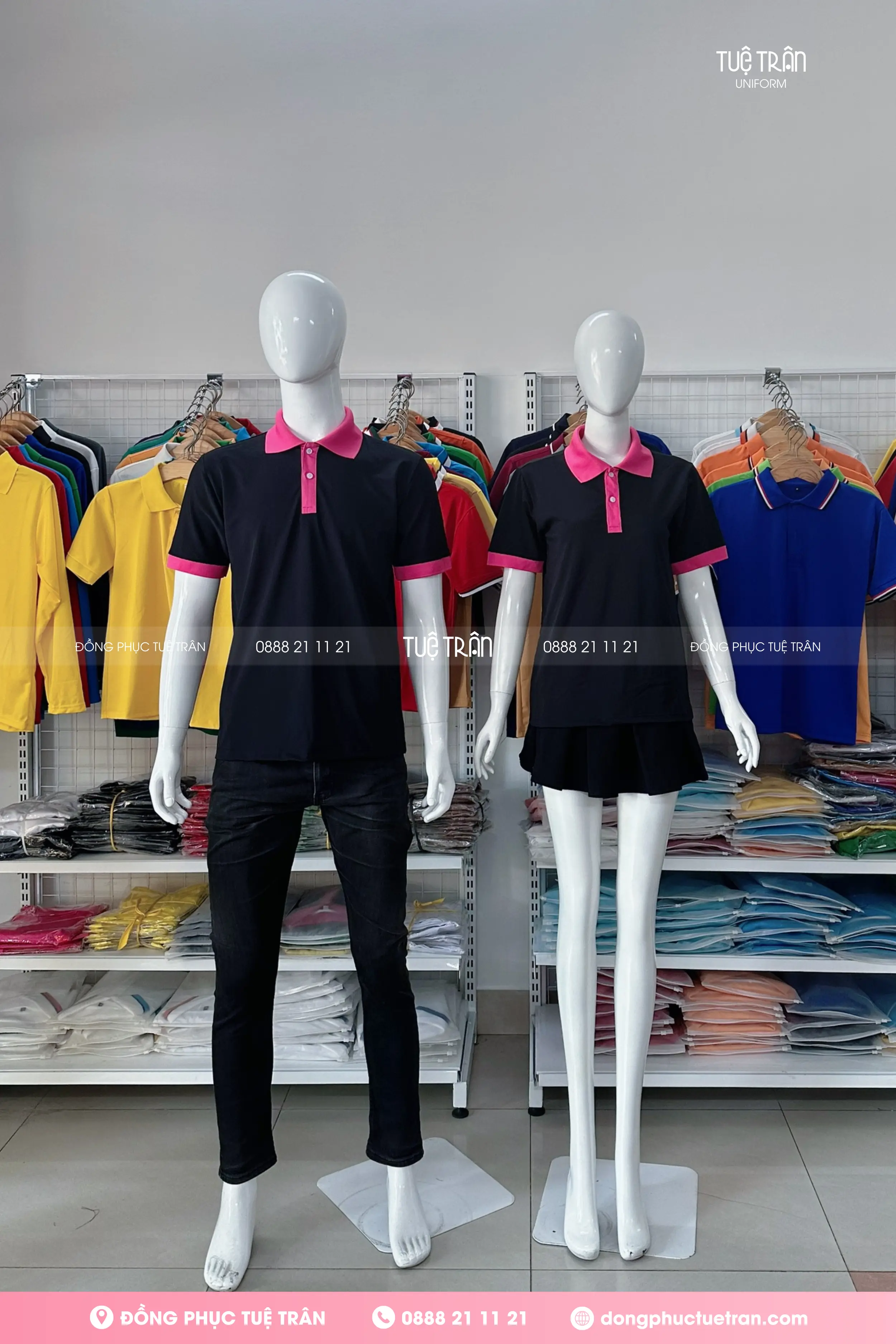 Áo thun đồng phục đen phối cổ hồng sen
