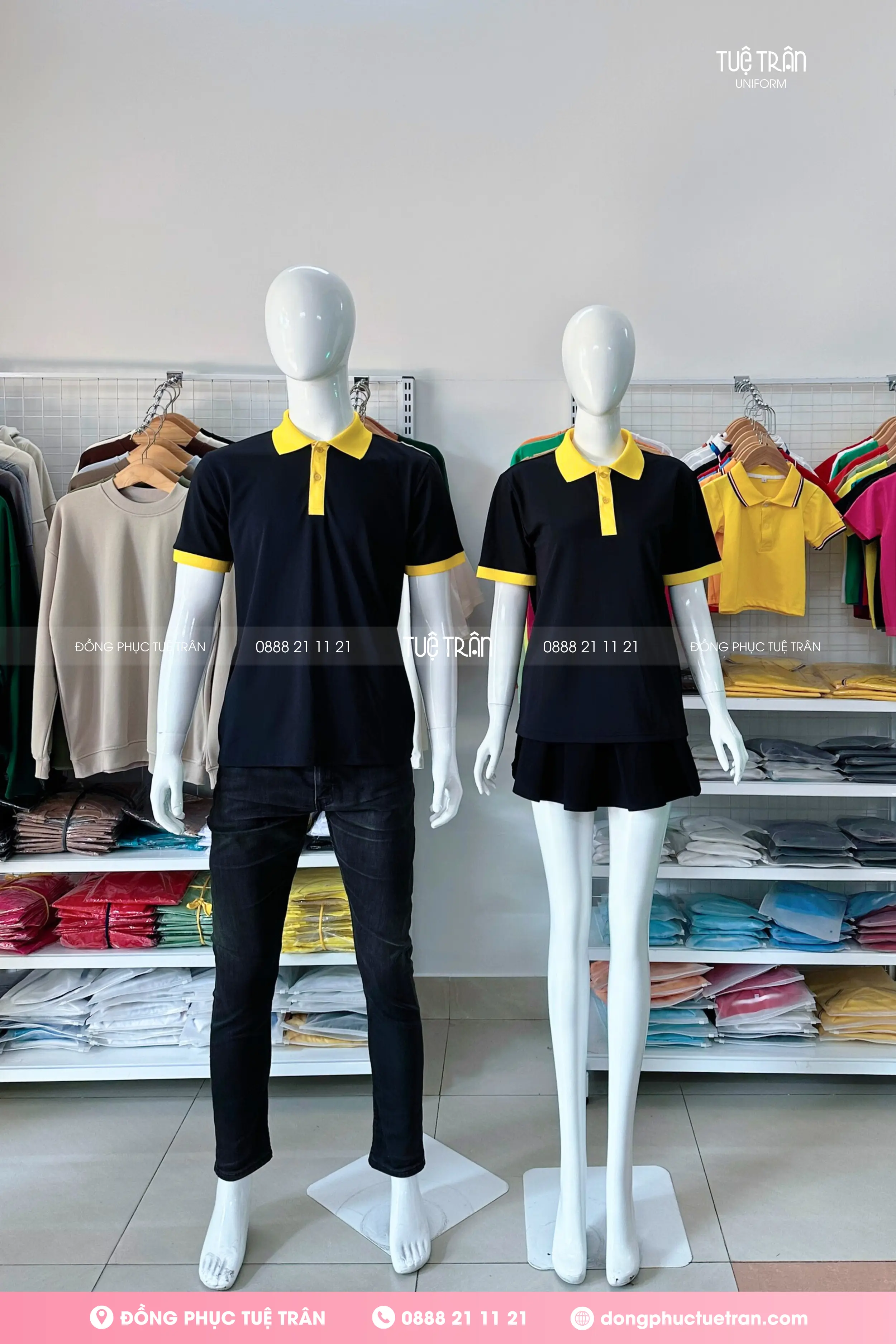 Áo thun đồng phục đen phối cổ vàng