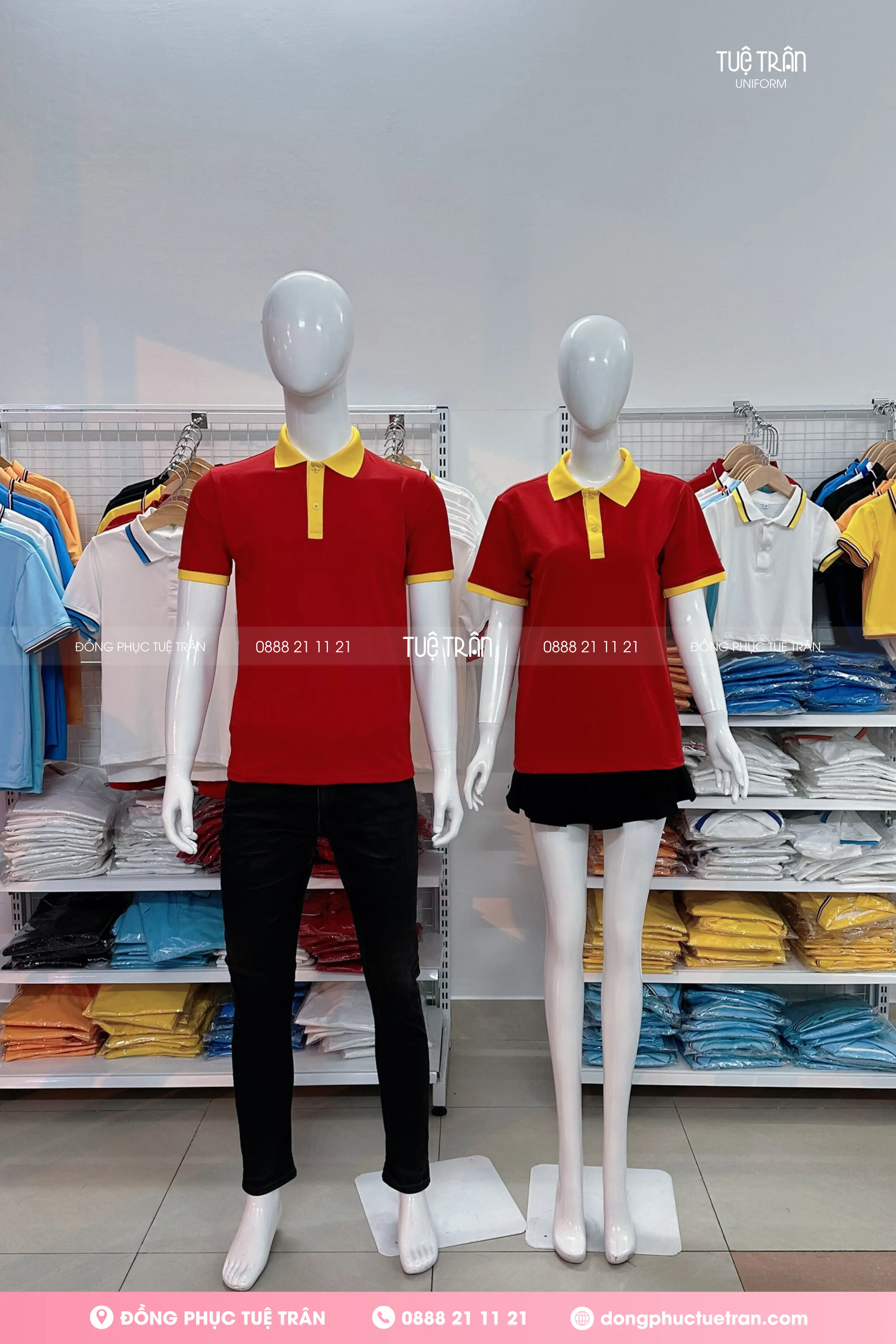 Áo thun đồng phục đỏ phối cổ vàng